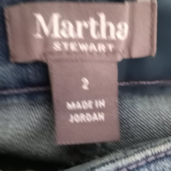 'Martha Stewart' Embroidered Cuffed Mid wash Denim Jeans Size 2 EUC - Picture 7 of 16